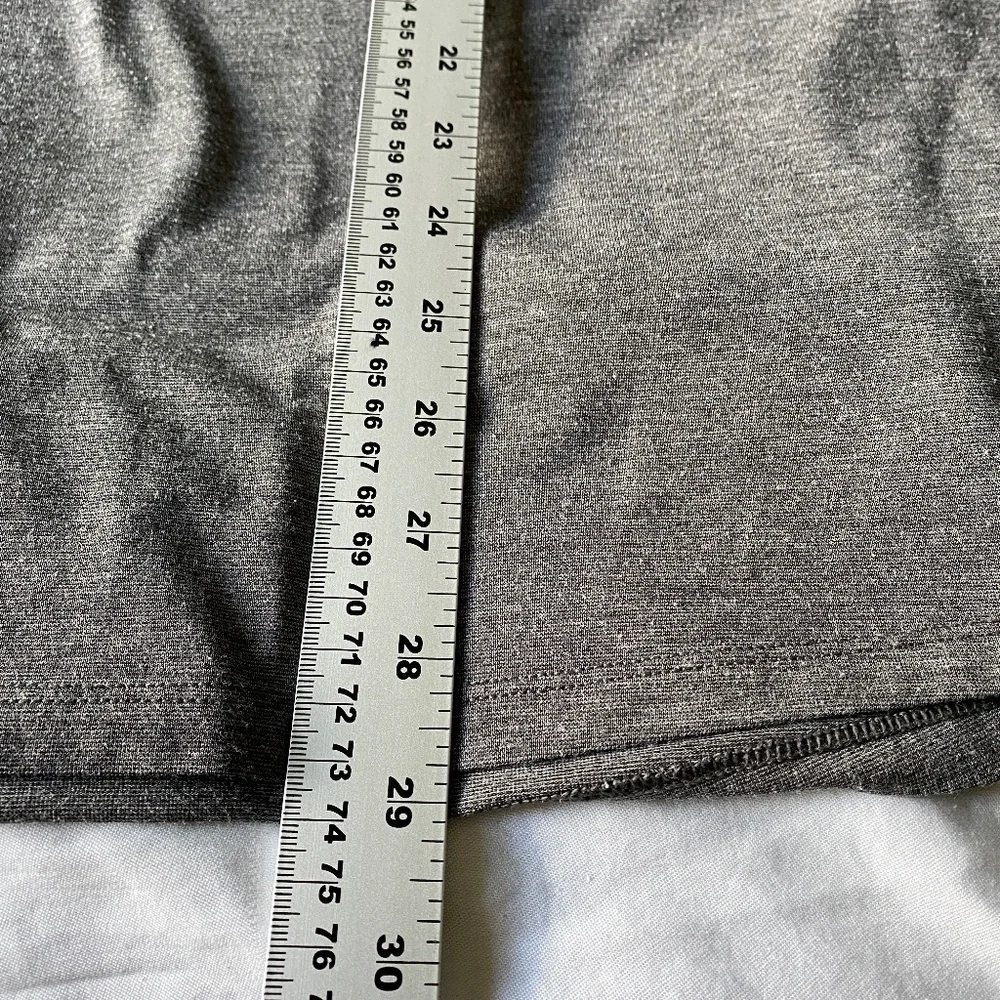 Lululemon Men's Gray Long Sleeve Activewear‎ T-shirt Size Large - Picture 10 of 11